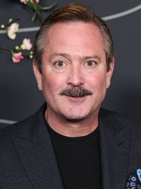 Amerikalı komedyen, aktör ve senarist Thomas Lennon, Netflix 'in 