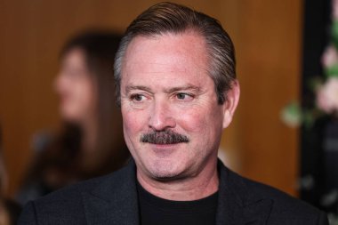 Amerikalı komedyen, aktör ve senarist Thomas Lennon, Netflix 'in 