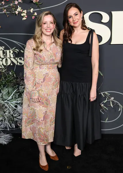 Lang Fisher ve Tracey Wigfield, Netflix 'in' The Four Seasons 'sezonunun Los Angeles Premiere' ine 24 Nisan 2025 'te Amerika Yönetmenler Birliği' ndeki DGA Tiyatro Kompleksi 'nde gerçekleştirildi..