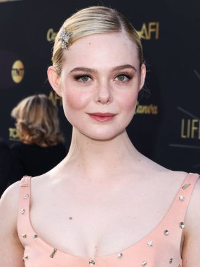 Amerikalı aktris Elle Fanning, 26 Nisan 2025 'te Dolby Tiyatrosu' nda düzenlenen 50. Yıllık AFI (Amerikan Film Enstitüsü) Yaşam Boyu Başarı Ödülü 'ne ulaştı..