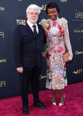 George Lucas ve eşi Mellody Hobson Lucas, 26 Nisan 2025 'te Hollywood, Los Angeles, Kaliforniya, ABD' de düzenlenen Dolby Tiyatrosu 'nda düzenlenen 2025 Yaşam Boyu Başarı Ödülü' ne geldiler..