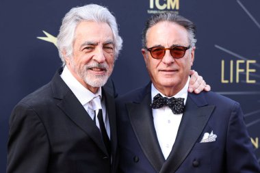 Joe Mantegna ve Andy Garcia, 26 Nisan 2025 tarihinde Dolby Tiyatrosu 'nda düzenlenen 50. Yıllık AFI (Amerikan Film Enstitüsü) Yaşam Boyu Başarı Ödülü' ne geldiler.. 