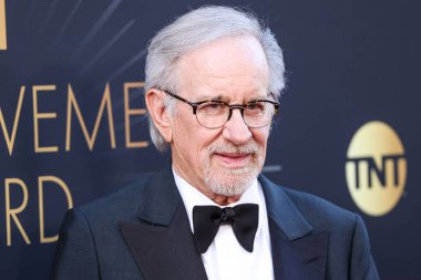 Amerikalı yönetmen, yapımcı ve yazar Steven Spielberg, 26 Nisan 2025 'te Hollywood, Los Angeles' taki Dolby Tiyatrosu 'nda düzenlenen 2025 Yaşam Boyu Başarı Ödülü' ne ulaştı.