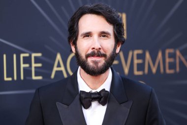 Amerikalı şarkıcı ve söz yazarı Josh Groban, 26 Nisan 2025 tarihinde Dolby Theatre 'da düzenlenen 50. yıllık AFI (Amerikan Film Enstitüsü) Yaşam Boyu Başarı Ödülü' ne ulaştı..