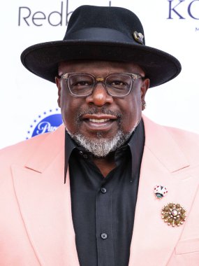 Amerikalı stand-up komedyeni, aktör ve televizyon sunucusu Cedric The Entertainer (Cedric Antonio Kyles) 27 Nisan 2025 tarihinde Los Angeles, Kaliforniya, ABD 'de düzenlenen Lupus LA Cuisine For A Cause 2025' e geldi..