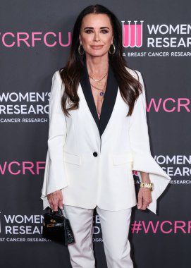 Amerikalı aktris ve sosyete üyesi Kyle Richards, 28 Nisan 2025 'te Beverly Hills, Los Angeles, Kaliforniya, ABD' de düzenlenen Kadın Kanser Araştırma Fonu 'nun Unutulmaz Akşam Yardım Galası 2025' e geldi..       