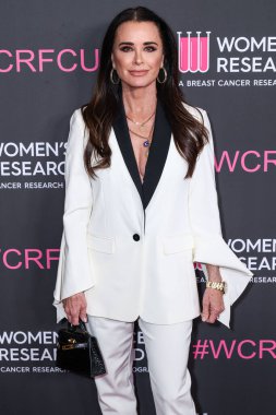 Amerikalı aktris ve sosyete üyesi Kyle Richards, 28 Nisan 2025 'te Beverly Hills, Los Angeles, Kaliforniya, ABD' de düzenlenen Kadın Kanser Araştırma Fonu 'nun Unutulmaz Akşam Yardım Galası 2025' e geldi..       