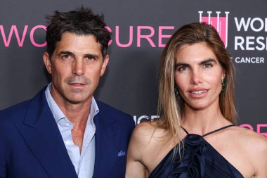 Nacho Figueras ve eşi Delfina Blaquier, 28 Nisan 2025 'te Beverly Hilton Oteli' nde düzenlenen Kadın Kanser Araştırma Fonu 'nun Unutulmaz Akşam Yardım Galası 2025' e geldiler..