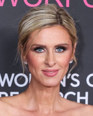 Amerikalı sosyete ve moda tasarımcısı Nicky Hilton Rothschild, 28 Nisan 2025 'te Beverly Hilton Oteli' nde düzenlenen Kadın Kanser Araştırma Fonu 'nun Unutulmaz Akşam Yardım Galası 2025' e geldi.    
