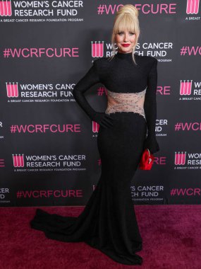 Nicky Whelan, 28 Nisan 2025 'te Beverly Hilton Oteli' nde düzenlenen Kadın Kanseri Araştırma Fonu 'nun Unutulmaz Akşam Yardım Galası 2025' e geldi..