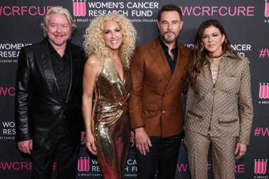 Phillip Sweet, Kimberly Schlapman, Karen Fairchild, Küçük Büyük Şehir 'den Jimi Westbrook, 28 Nisan 2025' te Beverly Hilton Hotel 'de düzenlenen Kadın Kanser Araştırma Fonu' nun Unutulmaz Akşam Yardım Galası 2025 'e geldiler.