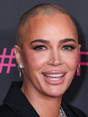 Amerikan televizyon karakteri Teddi Mellencamp Arroyave, 28 Nisan 2025 'te Beverly Hilton Hotel' de düzenlenen Kadın Kanser Araştırma Fonu 'nun Unutulmaz Akşam Yardım Galası 2025' e geldi..  
