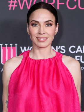 Amerikalı komedyen ve aktris Whitney Cummings, 28 Nisan 2025 'te Beverly Hills, Los Angeles, Kaliforniya, ABD' de düzenlenen Kadın Kanser Araştırma Fonu 'nun Unutulmaz Akşam Yardım Galası 2025' e geldi..   