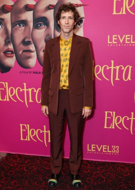Amerikalı sanatçı, yapımcı, yapımcı ve aktör Daryl Wein, 1 Mayıs 2025 'te Beverly Hills, Los Angeles, Kaliforniya, ABD' de düzenlenen Güzel Sanatlar Tiyatrosu 'nda düzenlenen' Electra 'nın Los Angeles Prömiyeri' ne geldi..