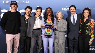 Eric Christian Olsen, David Del Rio, Leah Lewis, Skye P. Marshall, Kathy Bates, Jason Ritter, Jennie Snyder Urman, CBS 'nin' Matlock '1. sezon Emmy FYC etkinliğine katıldı.