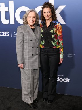 Kathy Bates ve Jennie Snyder Urman, 5 Mayıs 2025 'te Amerika Yönetmenler Birliği' ndeki DGA Tiyatro Kompleksi 'nde düzenlenen CBS' nin 1..     