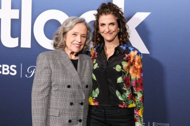 Kathy Bates ve Jennie Snyder Urman, 5 Mayıs 2025 'te Amerika Yönetmenler Birliği' ndeki DGA Tiyatro Kompleksi 'nde düzenlenen CBS' nin 1..     