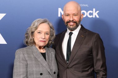 Kathy Bates ve Jon Cryer, 5 Mayıs 2025 'te Amerika Yönetmenler Birliği' ndeki DGA Tiyatro Kompleksi 'nde düzenlenen 1..     