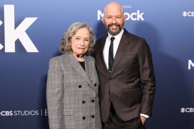 Kathy Bates ve Jon Cryer, 5 Mayıs 2025 'te Amerika Yönetmenler Birliği' ndeki DGA Tiyatro Kompleksi 'nde düzenlenen 1..     