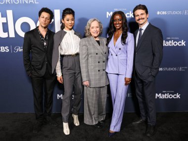 David Del Rio, Leah Lewis, Kathy Bates, Skye P. Marshall ve Jason Ritter, 5 Mayıs 2025 'te Los Angeles, Kaliforniya, ABD' deki The Directors Guild of America 'daki DGA Tiyatro Kompleksi' nde düzenlenen CBS 'nin Matlock' 1..  