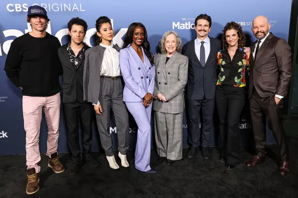 Eric Christian Olsen, David Del Rio, Leah Lewis, Skye P. Marshall, Kathy Bates, Jason Ritter, Jennie Snyder Urman ve Jon Cryer, 5 Mayıs 2025 'te DGA Tiyatro Kompleksi' nde düzenlenen CBS 'Matlock' 1.