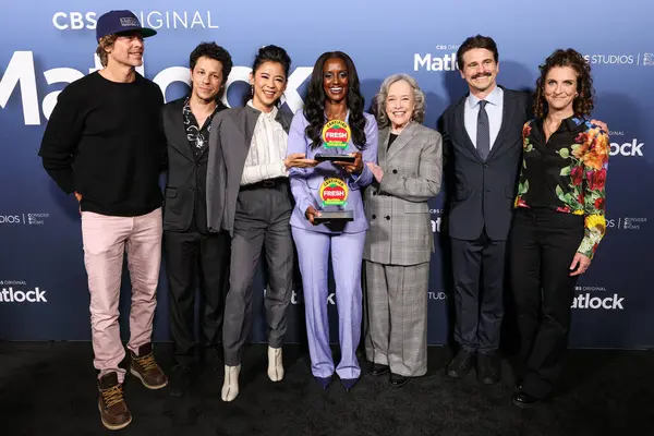 Eric Christian Olsen, David Del Rio, Leah Lewis, Skye P. Marshall, Kathy Bates, Jason Ritter, Jennie Snyder Urman, CBS 'nin' Matlock '1. sezon Emmy FYC etkinliğine katıldı.