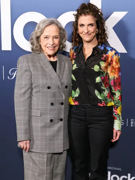 Kathy Bates ve Jennie Snyder Urman, 5 Mayıs 2025 'te Amerika Yönetmenler Birliği' ndeki DGA Tiyatro Kompleksi 'nde düzenlenen CBS' nin 1..     