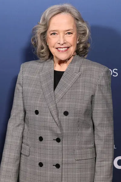 Amerikalı aktris Kathy Bates, 5 Mayıs 2025 'te Amerika Yönetmenler Derneği' ndeki DGA Tiyatro Kompleksi 'nde düzenlenen CBS' in 1. Sezon, Emmy FYC etkinliğine geldi..    