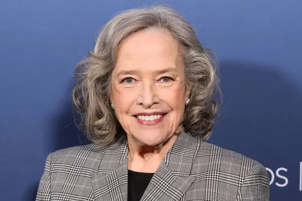 Amerikalı aktris Kathy Bates, 5 Mayıs 2025 'te Amerika Yönetmenler Derneği' ndeki DGA Tiyatro Kompleksi 'nde düzenlenen CBS' in 1. Sezon, Emmy FYC etkinliğine geldi..    