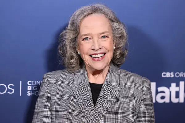 Amerikalı aktris Kathy Bates, 5 Mayıs 2025 'te Amerika Yönetmenler Derneği' ndeki DGA Tiyatro Kompleksi 'nde düzenlenen CBS' in 1. Sezon, Emmy FYC etkinliğine geldi..    