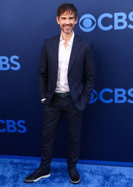 Şerif Ülkesi 'nden Christopher Gorham, CBSFEST 2025-2026 yıllarında Paramount Stüdyoları' nda 7 Mayıs 2025 'te düzenlenen duyuruya ulaştı.. 