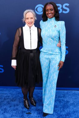 Matlock 'tan Kathy Bates ve Skye P. Marshall, CBSFEST 2025-2026: Paramount Stüdyoları' nda 7 Mayıs 2025 'te Amerika Birleşik Devletleri' nin Los Angeles, Kaliforniya 'da gerçekleştirilen duyuru programına geldiler.. 