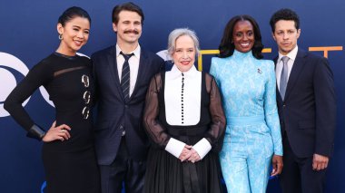 Matlock 'tan Leah Lewis, Jason Ritter, Kathy Bates, Skye P. Marshall ve David Del Rio, 7 Mayıs 2025' te Paramount Stüdyoları 'nda düzenlenen CBSFEST 2025-2026' ya geldiler..