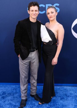 Georgie & Mandy 'nin İlk Evliliği' nden Montana Jordan ve Emily Osment, CBSFEST 2025-2026: Paramount Stüdyoları 'nda 7 Mayıs 2025' te ABD 'nin Kaliforniya eyaletinin Los Angeles kentinde düzenlenen duyuru programına geldiler.. 