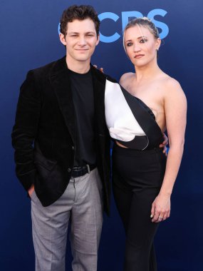 Georgie & Mandy 'nin İlk Evliliği' nden Montana Jordan ve Emily Osment, CBSFEST 2025-2026: Paramount Stüdyoları 'nda 7 Mayıs 2025' te ABD 'nin Kaliforniya eyaletinin Los Angeles kentinde düzenlenen duyuru programına geldiler.. 