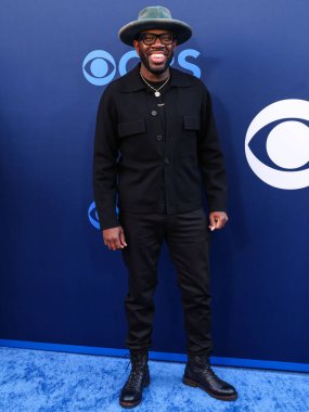 Mahalleden Sheaun McKinney, CBSFEST 2025-2026 'ya ulaştı: Paramount Stüdyoları' nda 7 Mayıs 2025 'te Los Angeles, Kaliforniya, ABD' de düzenlenen program duyurusu.