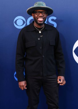 Mahalleden Sheaun McKinney, CBSFEST 2025-2026 'ya ulaştı: Paramount Stüdyoları' nda 7 Mayıs 2025 'te Los Angeles, Kaliforniya, ABD' de düzenlenen program duyurusu.