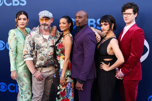 Inga Schlingmann, Ritchie Coster, Rochelle Aytes, Morris Chestnut, Eve Harlow ve WATSON 'dan Peter Mark Kendall, 7 Mayıs 2025' te Paramount Stüdyoları 'nda düzenlenen CBSFEST 2025-2026' ya geldiler..