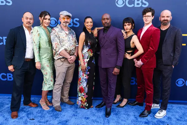 Larry Teng, Ritchie Coster, Inga Schlingmann, Rochelle Aytes, Morris Chestnut, Eve Harlow, Peter Mark Kendall ve WATSON 'dan Craig Sweeny, CBSFEST 2025-2026: Paramount Stüdyoları' nda 7 Mayıs 2025 tarihinde düzenlenen programa geldiler.
