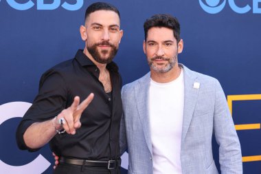 FBI 'dan Zeeko Zaki ve CIA' den Tom Ellis, CBSFEST 2025-2026: Paramount Stüdyoları 'nda 7 Mayıs 2025' te ABD 'nin Los Angeles şehrinde düzenlenen duyuru programına geldiler.. 