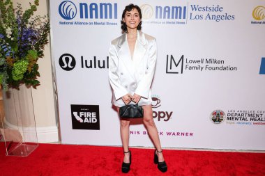 Amerikalı aktör, şarkıcı ve dansçı Alyson Stoner, 8 Mayıs 2025 'te Beverly Hills, Los Angeles, Kaliforniya, ABD' de düzenlenen Ulusal Akıl Hastalıkları Birliği (NAMI) 2025 Akıl Sağlığı Galası 'na geldi.