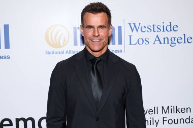 Kanadalı aktör ve televizyon sunucusu Cameron Mathison, 8 Mayıs 2025 'te Beverly Hills Hotel' de düzenlenen Ulusal Akıl Hastalıkları Birliği (NAMI) 2025 Akıl Sağlığı Galasına geldi.