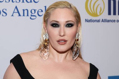 Amerikalı aktris ve büyük beden manken Hayley Hasselhoff, 8 Mayıs 2025 'te Beverly Hills, Los Angeles, ABD' deki Beverly Hills Otel 'de düzenlenen Maybelline tarafından sunulan Ulusal Akıl Hastalıkları Birliği (NAMI) 2025 Akıl Sağlığı Galasına geldi.