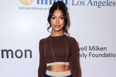 Amerikalı R & B şarkıcısı ve söz yazarı Jhen Aiko (Jhene Aiko), 8 Mayıs 2025 'te Beverly Hills Hotel' de düzenlenen Ulusal Akıl Hastalıkları Birliği (NAMI) 2025 Akıl Sağlığı Galasına geldi.