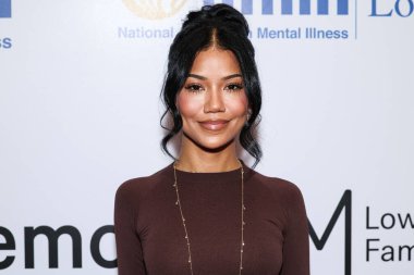 Amerikalı R & B şarkıcısı ve söz yazarı Jhen Aiko (Jhene Aiko), 8 Mayıs 2025 'te Beverly Hills Hotel' de düzenlenen Ulusal Akıl Hastalıkları Birliği (NAMI) 2025 Akıl Sağlığı Galasına geldi.