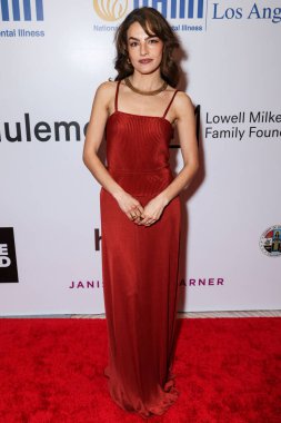 Amerikalı aktris ve yönetmen Kayla Compton, 8 Mayıs 2025 'te Beverly Hills Hotel' de düzenlenen Ulusal Akıl Hastalıkları Birliği (NAMI) 2025 Akıl Sağlığı Galası 'na geldi.