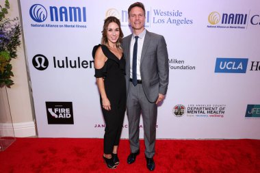 Kelsey Mayfield ve Amerikalı aktör Scott Porter, 8 Mayıs 2025 'te Beverly Hills Hotel' de düzenlenen Ulusal Akıl Hastalıkları Birliği (NAMI) 2025 Akıl Sağlığı Galası 'na geldiler.