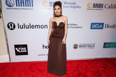 Japon-Amerikan aktris, dansçı ve şarkıcı Lisa Yamada, 8 Mayıs 2025 'te Beverly Hills, Los Angeles' ta düzenlenen Ulusal Akıl Hastalıkları Birliği (NAMI) Akıl Sağlığı Galasına katıldı.     