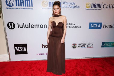 Japon-Amerikan aktris, dansçı ve şarkıcı Lisa Yamada, 8 Mayıs 2025 'te Beverly Hills, Los Angeles' ta düzenlenen Ulusal Akıl Hastalıkları Birliği (NAMI) Akıl Sağlığı Galasına katıldı.     