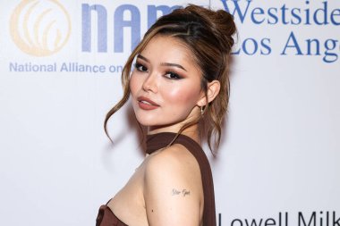 Japon-Amerikan aktris, dansçı ve şarkıcı Lisa Yamada, 8 Mayıs 2025 'te Beverly Hills, Los Angeles' ta düzenlenen Ulusal Akıl Hastalıkları Birliği (NAMI) Akıl Sağlığı Galasına katıldı.     